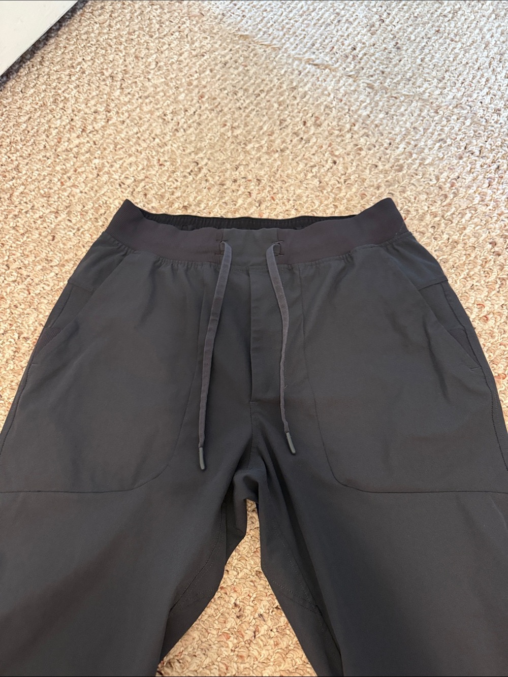 Men’s lululemon joggers - Picture 3 of 4